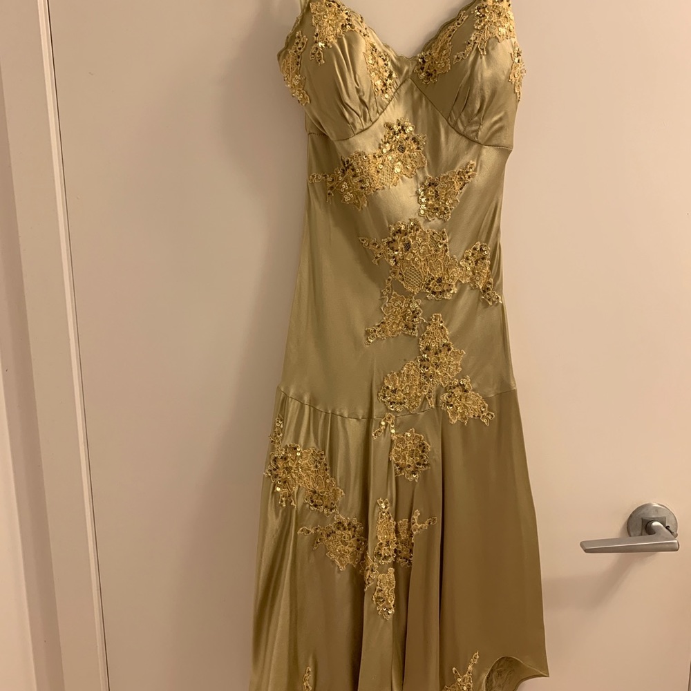 Gold dress - Picture 1 of 3